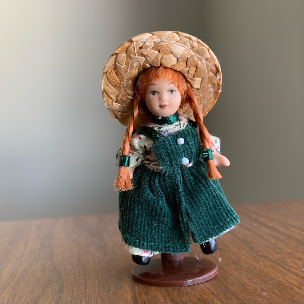 NIB Anne of Green Gables Porcelain Doll